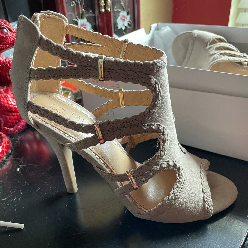 Lauren Conrad tan heels